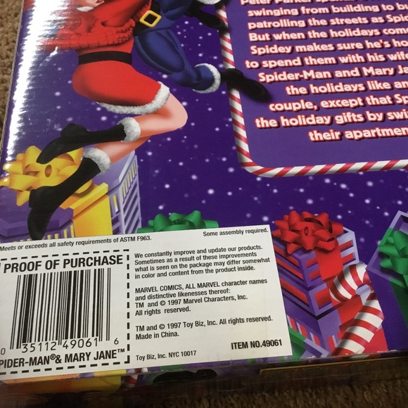 Spider-Man & Mary Jane Holiday Special Limited Edition 1 of 35,000 with Magnet - Picture 4 of 16